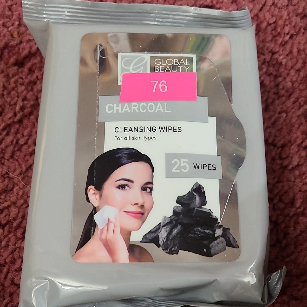 Global Beauty Charcoal Cleansing Wipes — Gray (25 Count)